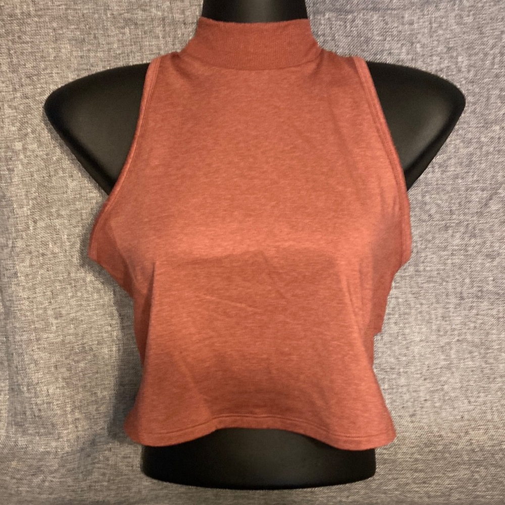 Never Worn! 💥CozeCore athletic crop Sz xs💥(A2)